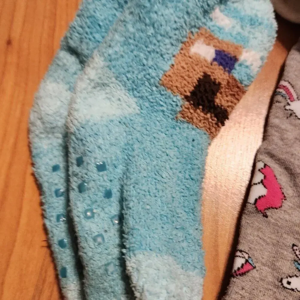 Socks and Mittens Bundle || 8 pairs || GUC